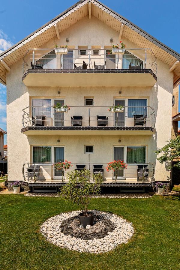 Vila Mosel 2 Mai Exterior photo